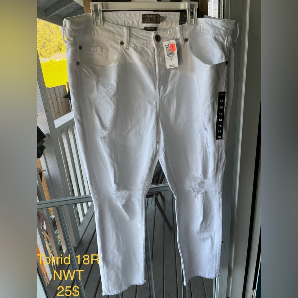 NWT torrid size 18R white jeans